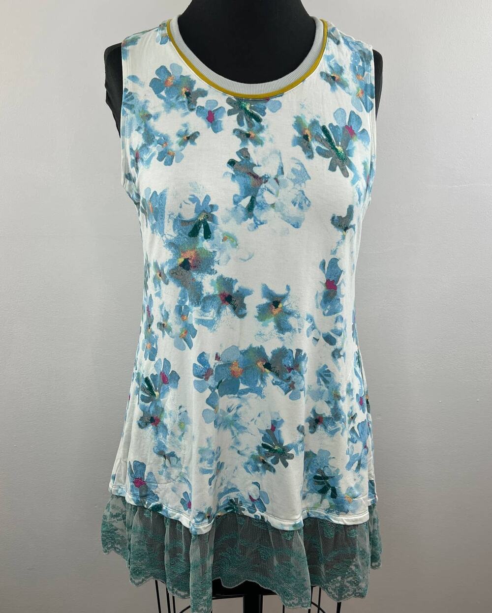 LOGO Lori Goldstein LOUNGE Blue Floral Sleeveless Lace Hem Round Neck Tank Top S